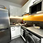 Apartman Les Ames Heureuses-pere Lachaise-wifi By La Cle Des Expos In *