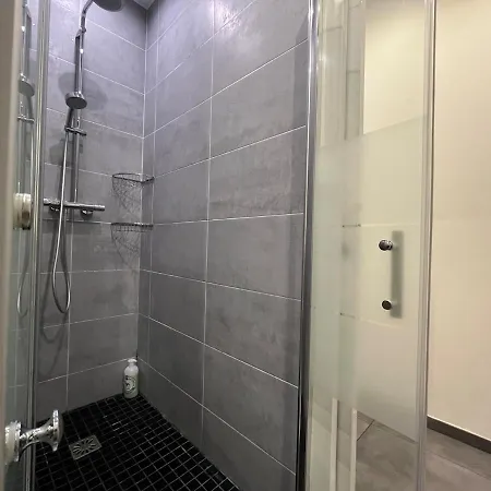 Les Ames Heureuses By La Cle Des Expos In Apartment Paris