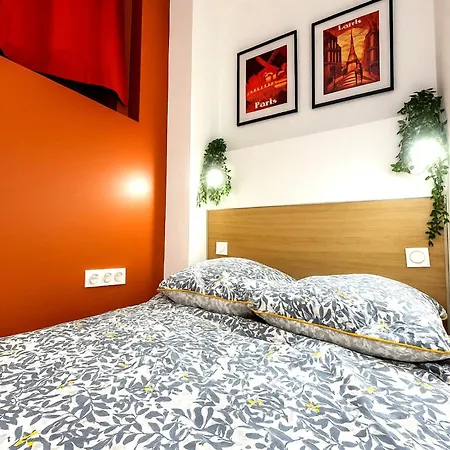 Les Ames Heureuses-pere Lachaise-wifi By La Cle Des Expos In Apartament