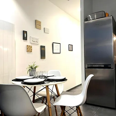 Les Ames Heureuses-pere Lachaise-wifi By La Cle Des Expos In Apartament *