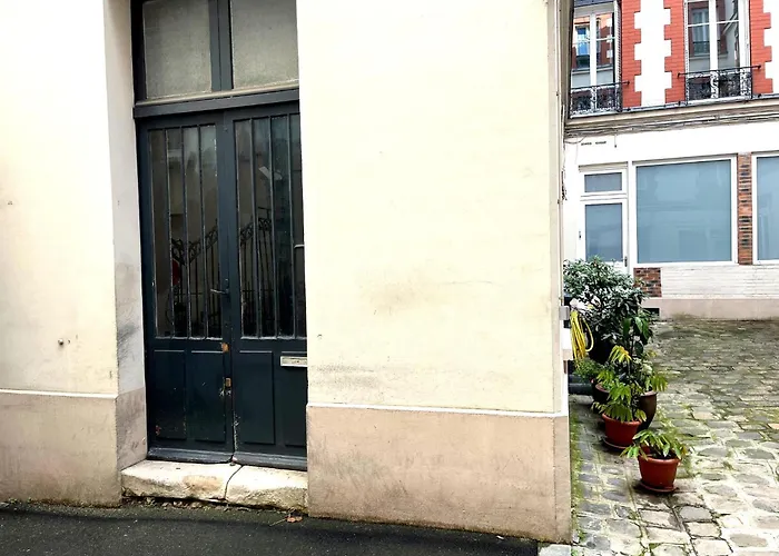 Les Ames Heureuses-pere Lachaise-wifi By La Cle Des Expos In *